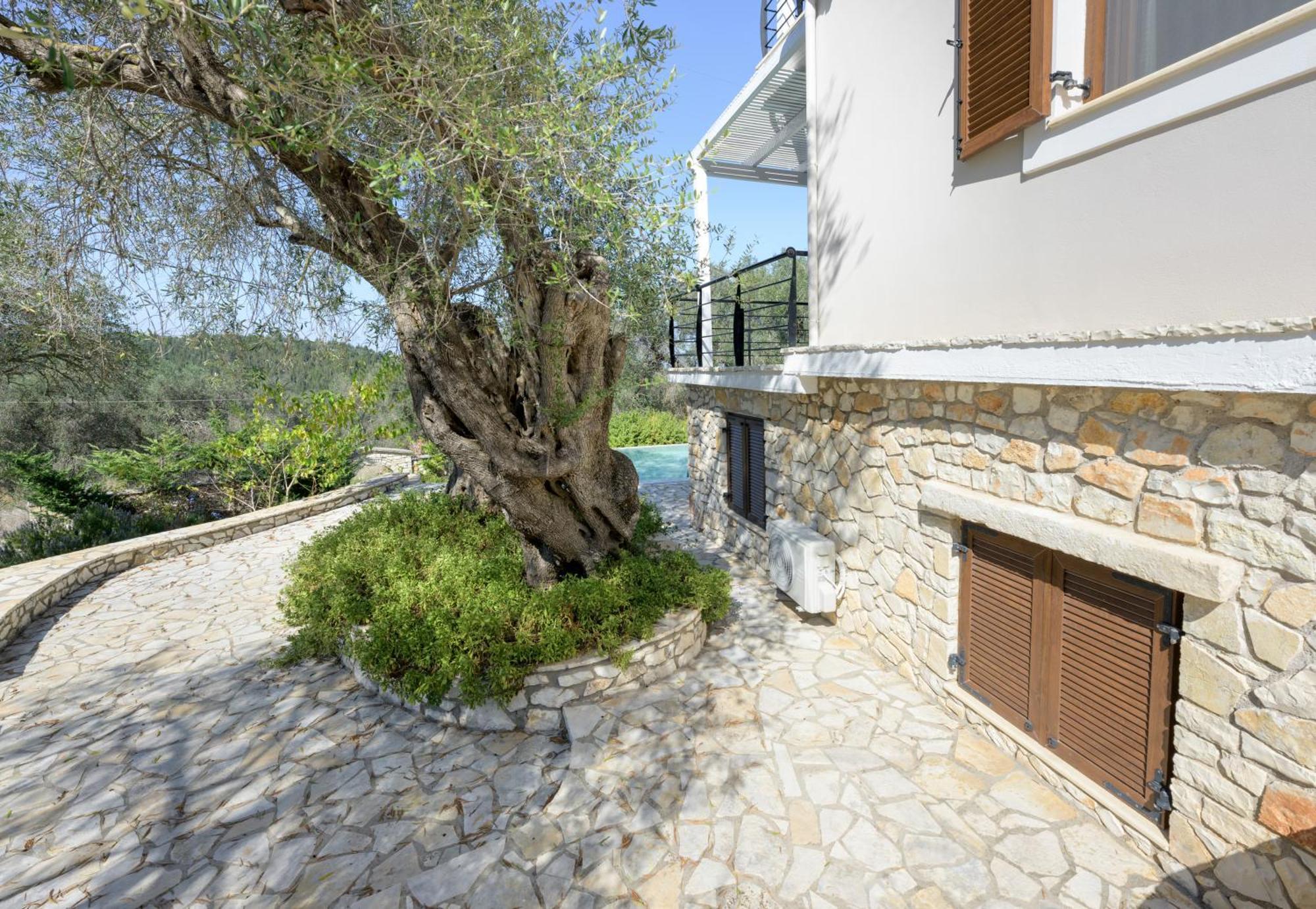 Villa Bougarini Haven Family Villa Rock Pool Oasis Ieromonachos 外观 照片