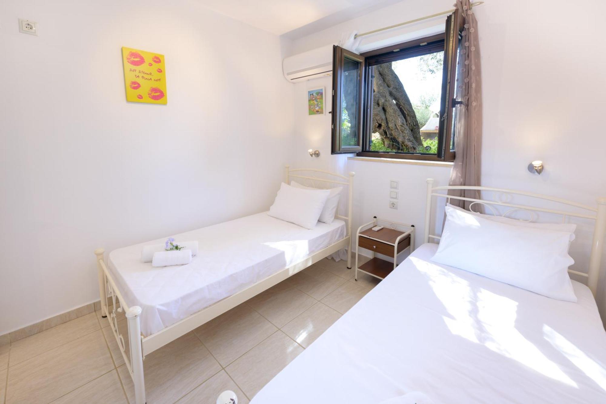 Villa Bougarini Haven Family Villa Rock Pool Oasis Ieromonachos 外观 照片