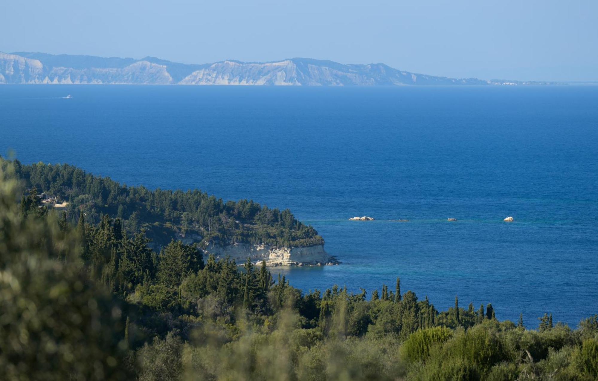 Villa Bougarini Haven Family Villa Rock Pool Oasis Ieromonachos 外观 照片