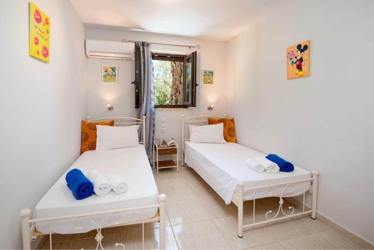 Villa Bougarini Haven Family Villa Rock Pool Oasis Ieromonachos 外观 照片